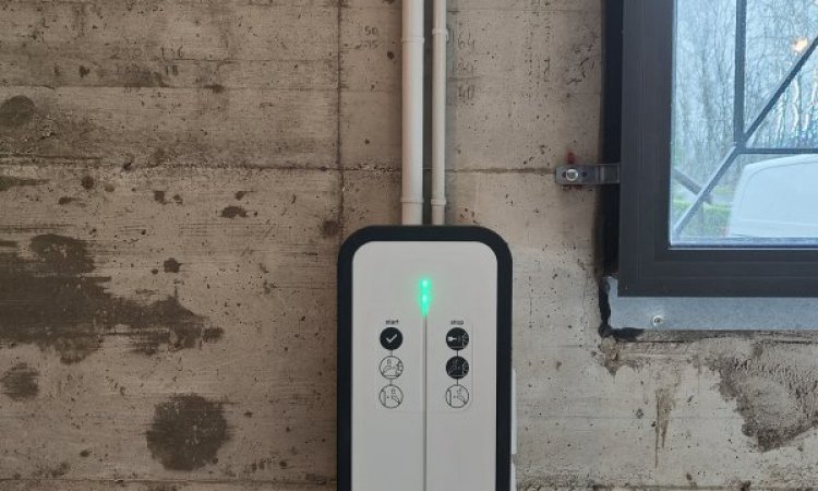 Installation de borne de recharge pour véhicule électrique à Misérieux